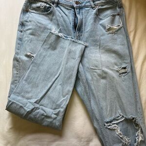 Light Wash Distressed mom Jeans